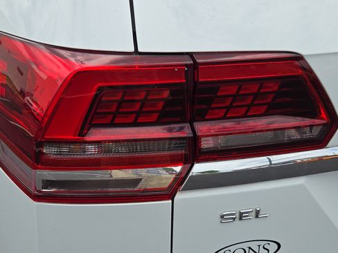 Used 2019 Volkswagen Atlas SEL Premium AWD/4WD image 11