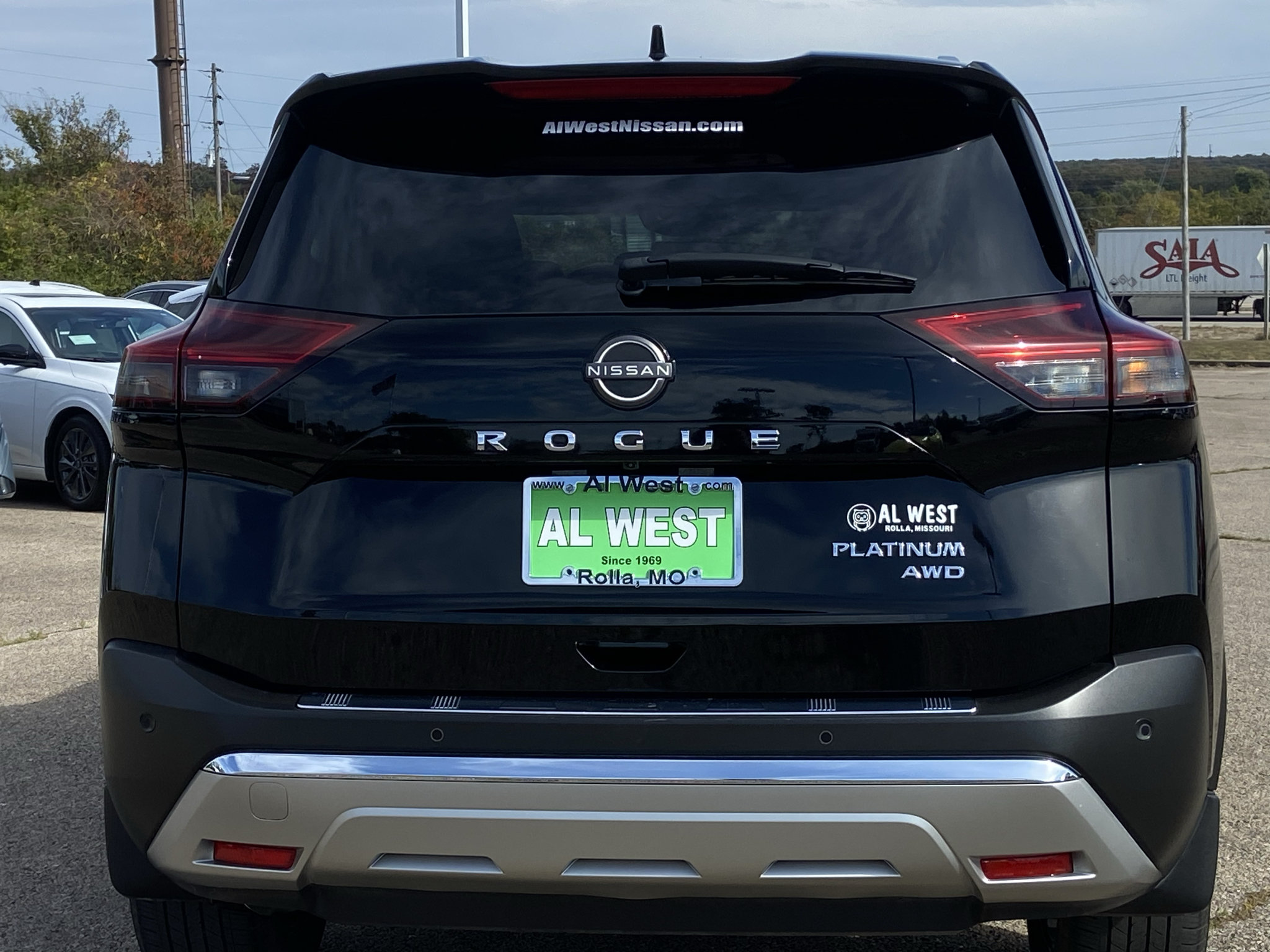 Used 2023 Nissan Rogue Platinum w/ Platinum Premium Package AWD/4WD image 4