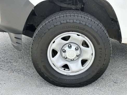 Used 2021 Toyota Tacoma SR AWD/4WD image 32