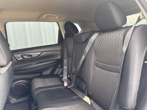 Used 2018 Nissan Rogue SV image 21