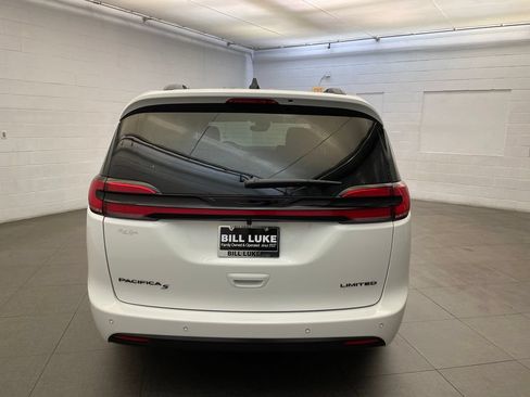 New 2027 Chrysler Pacifica Limited w/ S Appearance Package FWD image 4