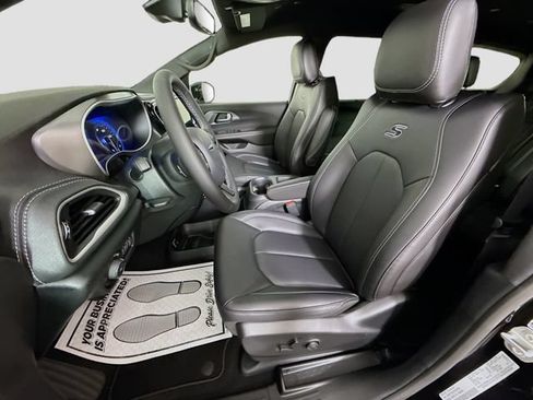 New 2026 Chrysler Pacifica Select w/ S Appearance Package FWD image 20