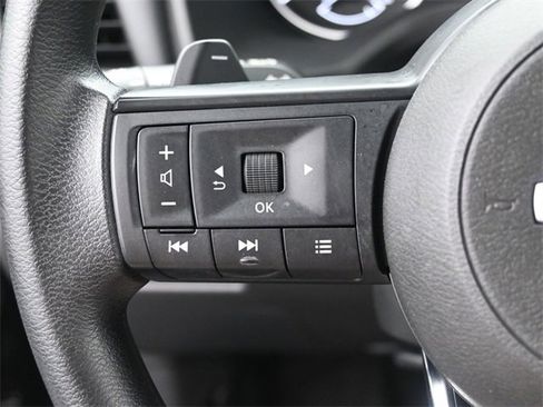 Used 2023 Nissan Rogue S image 20