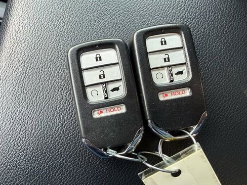 Used 2019 Honda CR-V Touring image 14