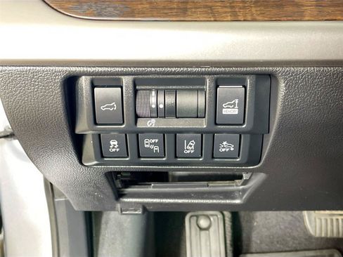 Used 2019 Subaru Outback 2.5i Limited AWD/4WD image 14