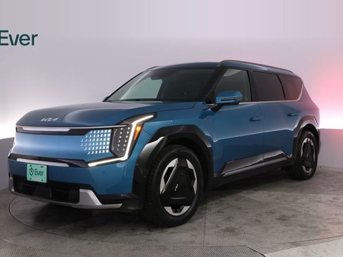 Used 2024 Kia EV9 Land AWD/4WD image 2