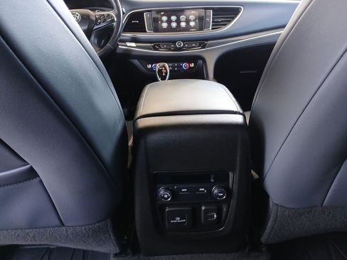 Certified 2019 Buick Enclave Essence FWD image 22