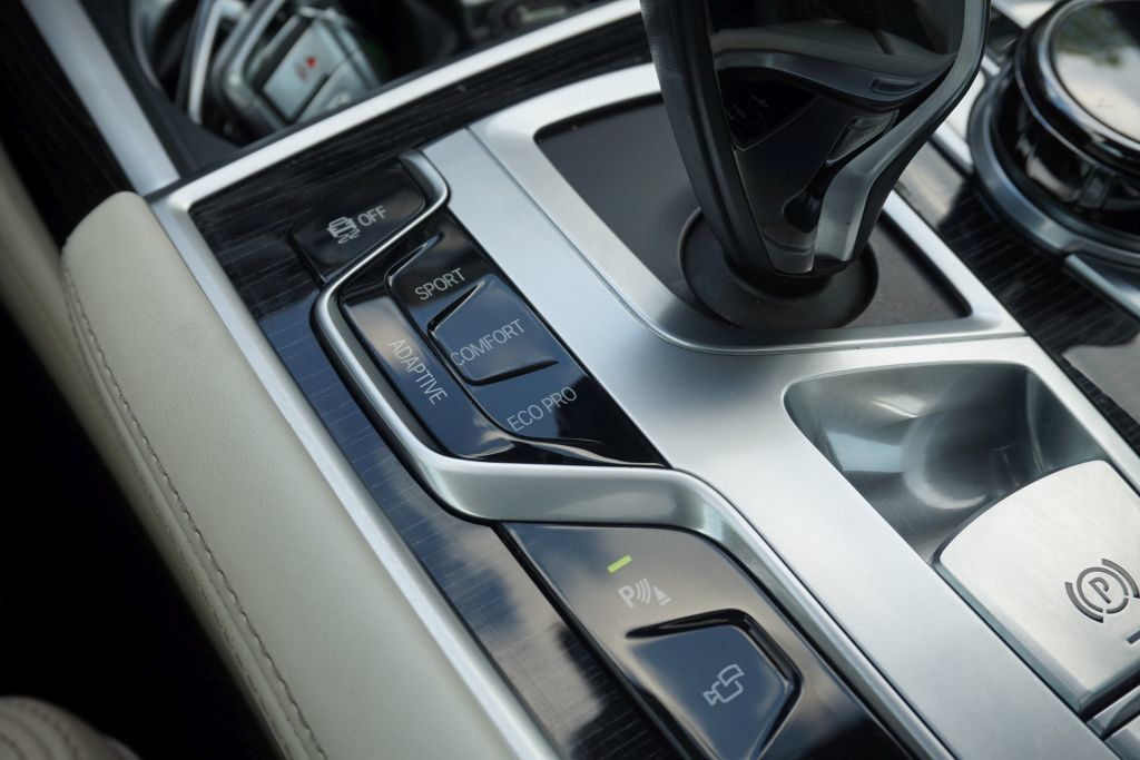 Used 2019 BMW 750i w/ Executive Package RWD image 51