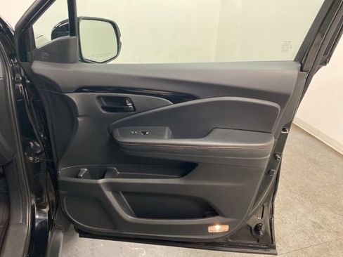 Certified 2024 Honda Passport Black Edition image 26