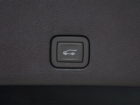 New 2025 Cadillac XT6 Luxury image 23