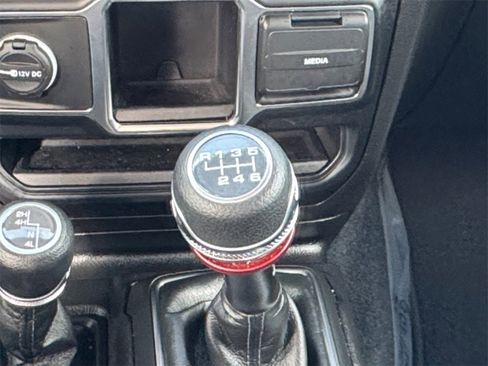 Used 2023 Jeep Gladiator Sport image 30