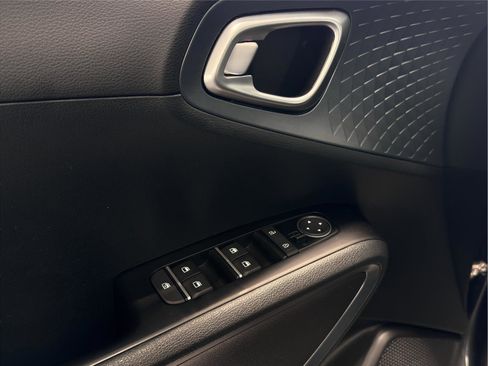 Used 2023 Kia Soul EX image 8