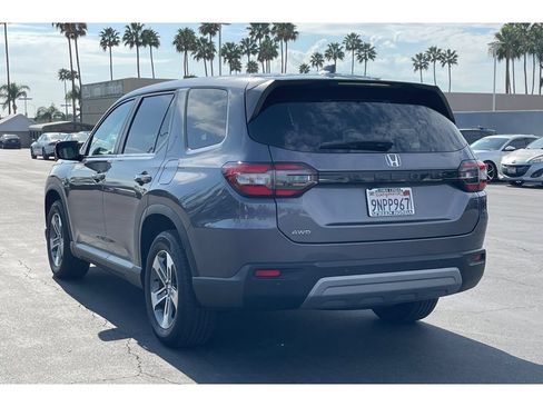 Used 2025 Honda Pilot EX-L image 3
