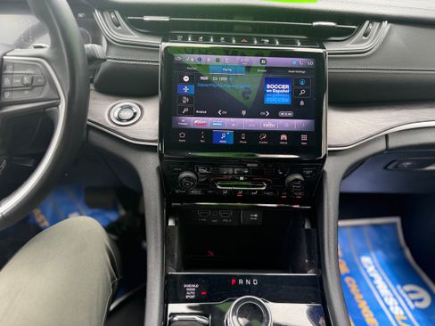 Used 2022 Jeep Grand Cherokee L Limited image 22