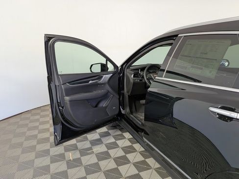 New 2025 Cadillac XT5 Premium Luxury w/ LPO, Floor Liner Package image 15