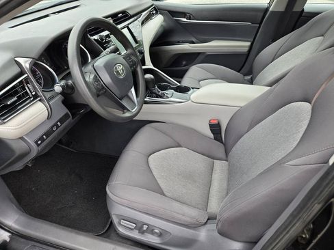 Used 2019 Toyota Camry LE FWD image 15