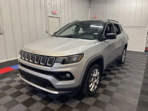 Used 2025 Jeep Compass Limited AWD/4WD image 6