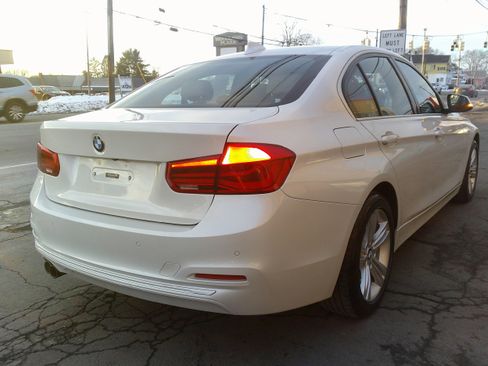 Used 2017 BMW 330i xDrive xDrive image 8