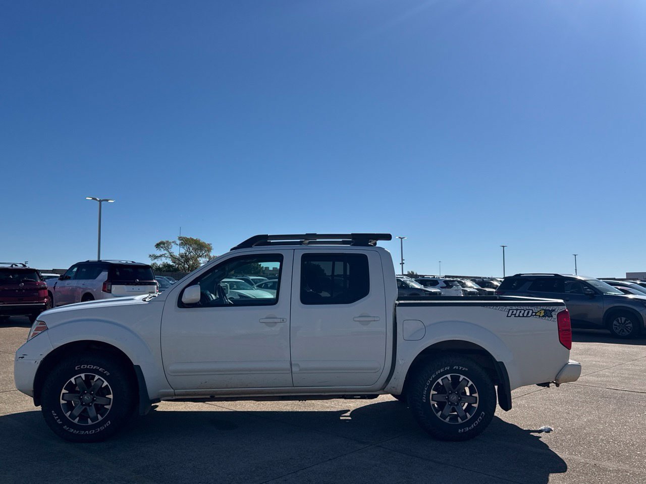 Used 2015 Nissan Frontier PRO-4X w/ Pro-4x Luxury Package AWD/4WD image 16