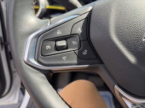 Used 2024 Chevrolet Trax ACTIV w/ Sunroof Package FWD image 7