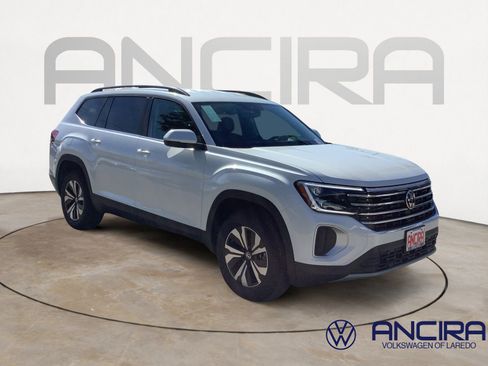 New 2026 Volkswagen Atlas SE FWD image 1