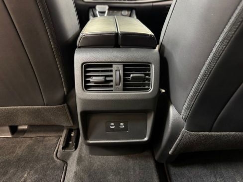 Used 2024 Nissan Rogue SV w/ SV Premium Package image 17