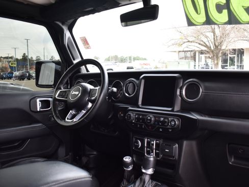 Used 2022 Jeep Gladiator Overland w/ Popular Equipment Package image 31