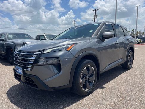 Certified 2025 Nissan Rogue SV FWD image 3