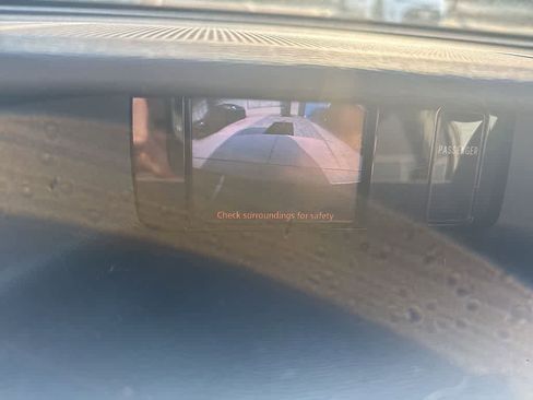 Used 2012 Toyota Sienna XLE image 15