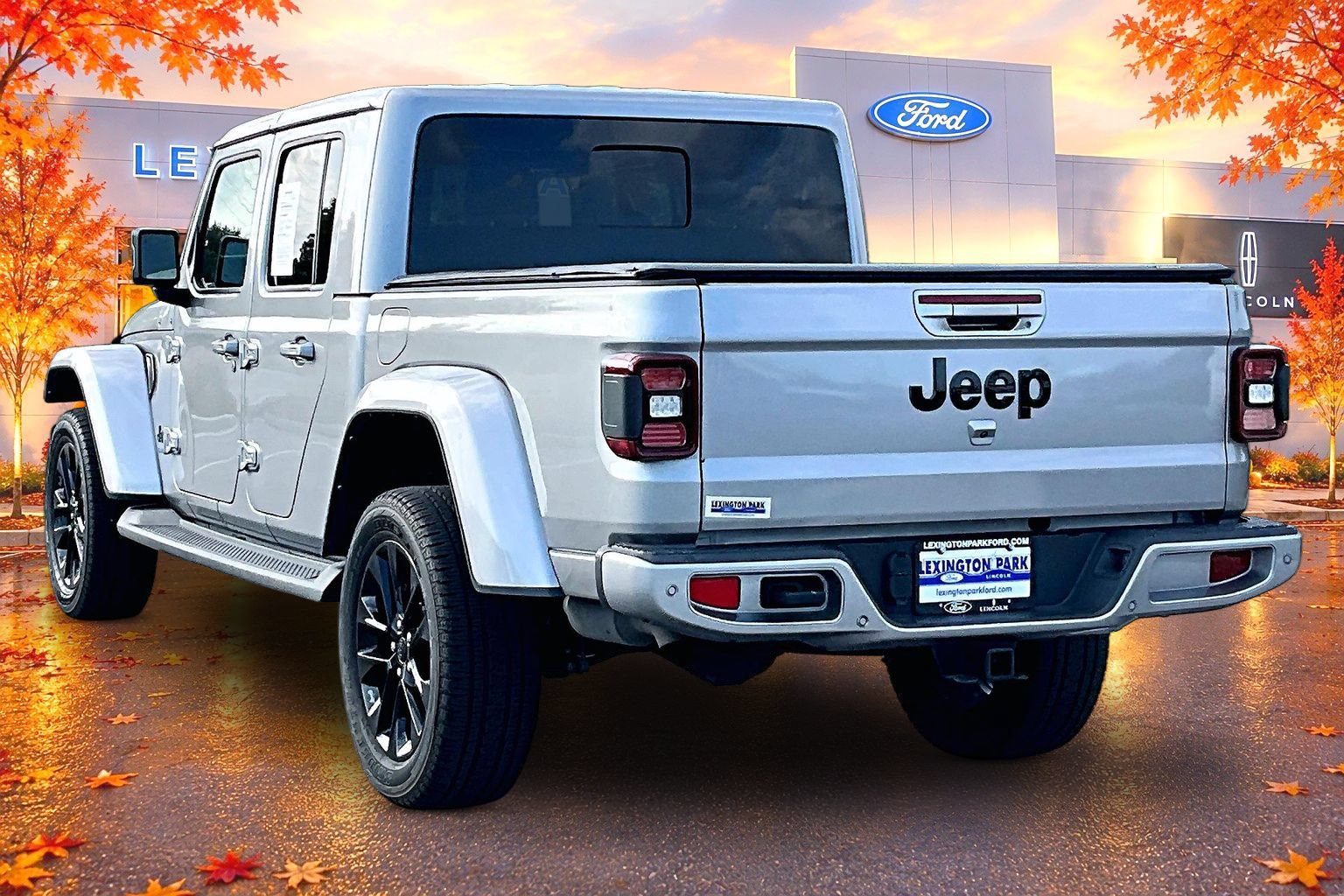 Used 2021 Jeep Gladiator Overland AWD/4WD image 4