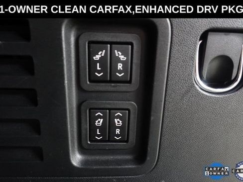 Used 2024 Chevrolet Traverse RS FWD image 24