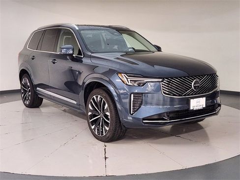 Used 2025 Volvo XC90 B5 Plus image 7