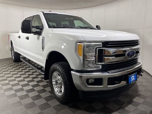 Used 2017 Ford F350 XLT w/ XLT Value Package AWD/4WD image 2