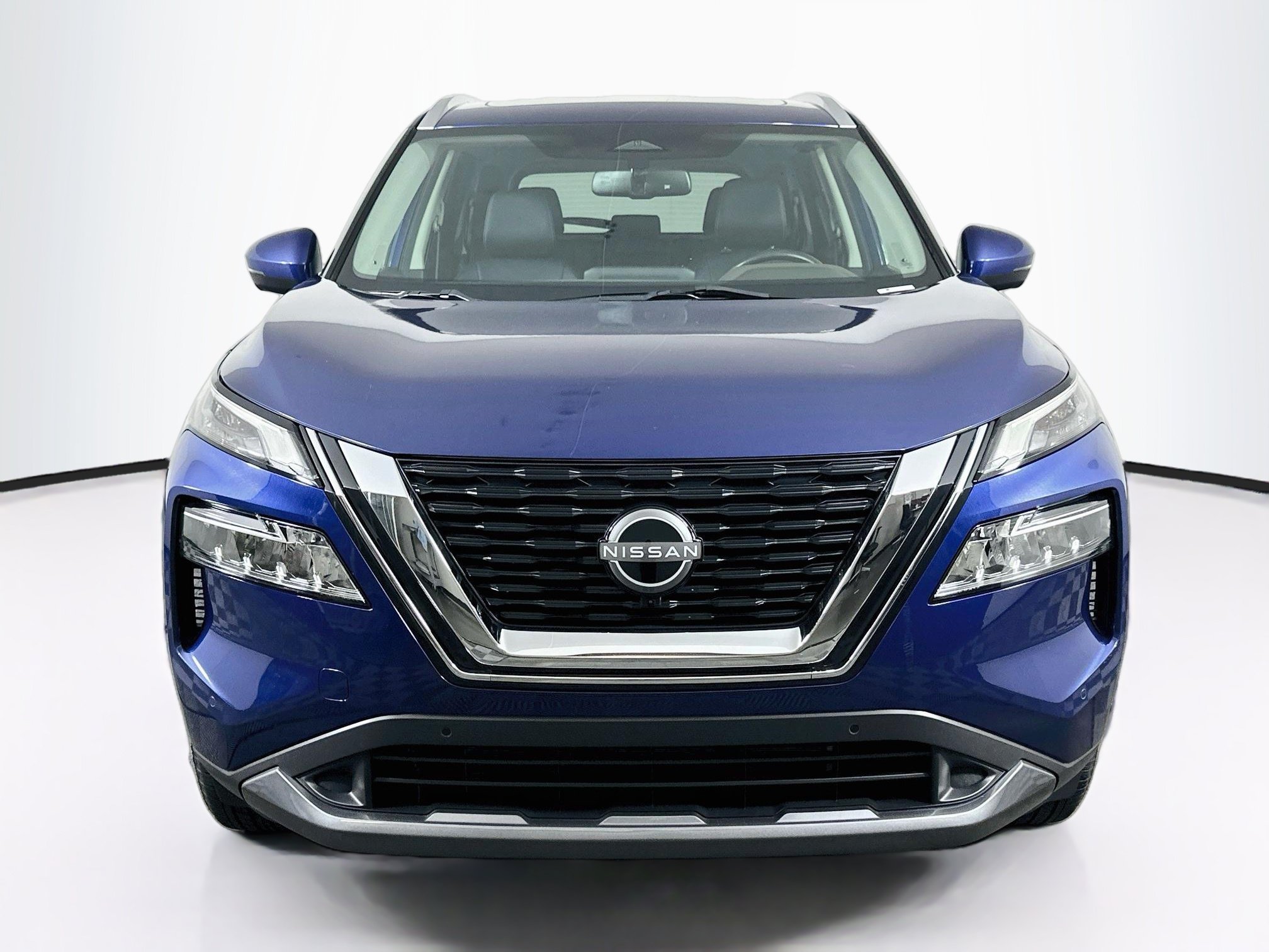 Used 2023 Nissan Rogue SL w/ SL Premium Package FWD image 2