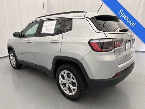 Used 2024 Jeep Compass Latitude AWD/4WD image 5