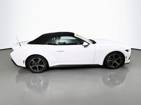 Used 2024 Ford Mustang Premium image 3