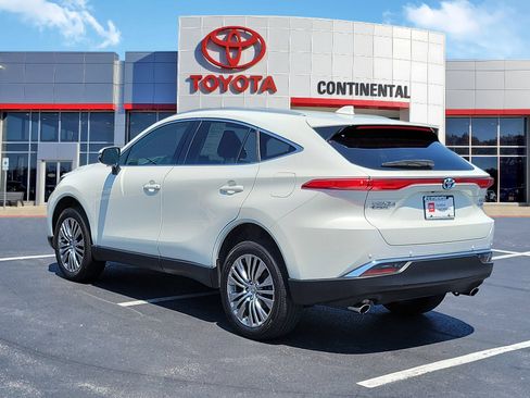 Certified 2022 Toyota Venza XLE AWD/4WD image 4