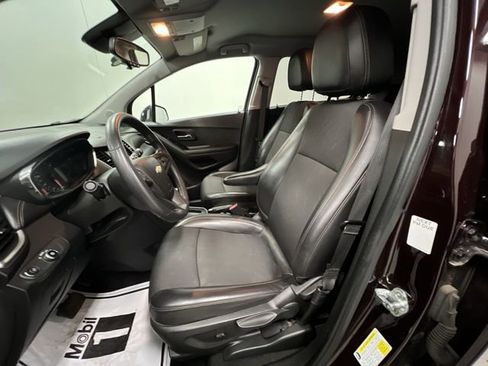 Used 2022 Chevrolet Trax LT AWD/4WD image 17