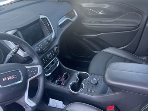 Used 2023 GMC Terrain SLT w/ Tech Package image 21