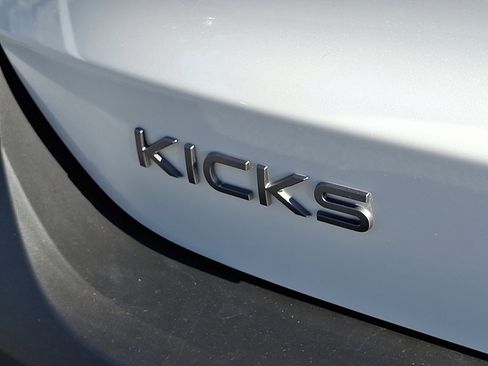 New 2026 Nissan Kicks SR w/ Cold Weather Package image 4