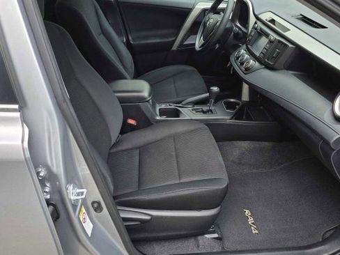 Used 2016 Toyota RAV4 LE AWD/4WD image 16