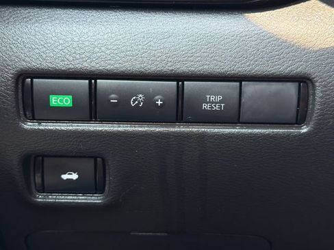 Used 2024 Nissan Sentra SV FWD image 27