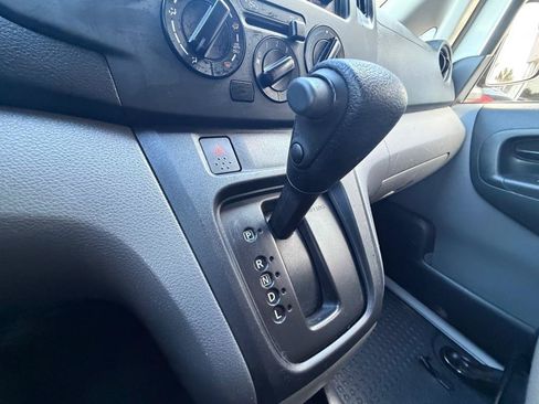 Used 2018 Nissan NV200 S FWD image 23