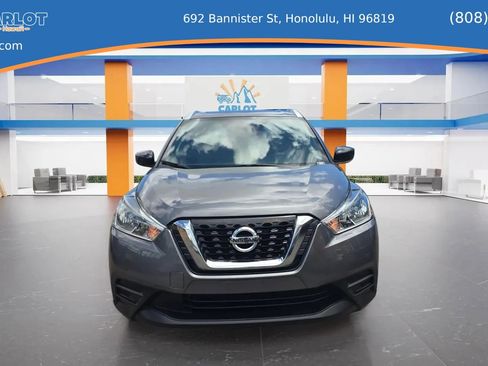 Used 2018 Nissan Kicks S FWD image 3