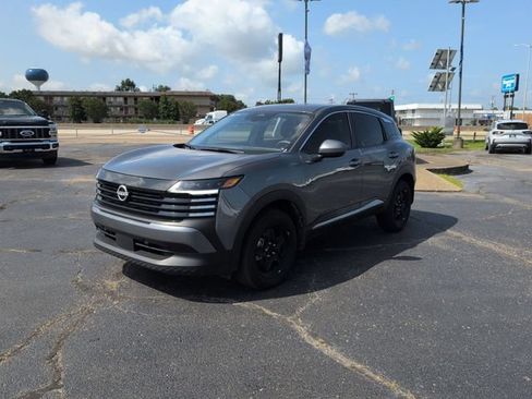 Used 2025 Nissan Kicks SV FWD image 3