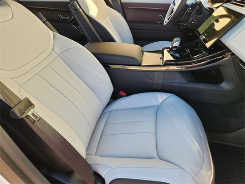 New 2025 Land Rover Range Rover Sport Dynamic SE image 10