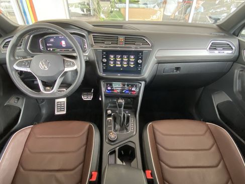 Used 2023 Volkswagen Tiguan SEL R-Line image 21