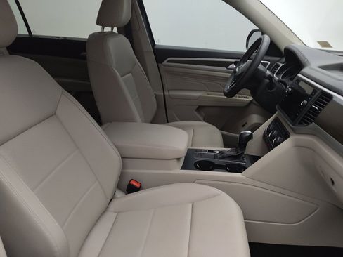 Used 2021 Volkswagen Atlas SE w/ Panoramic Sunroof Package FWD image 21