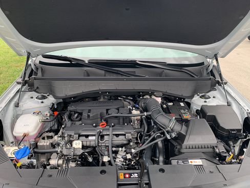 Used 2026 Hyundai Kona SEL Premium image 9