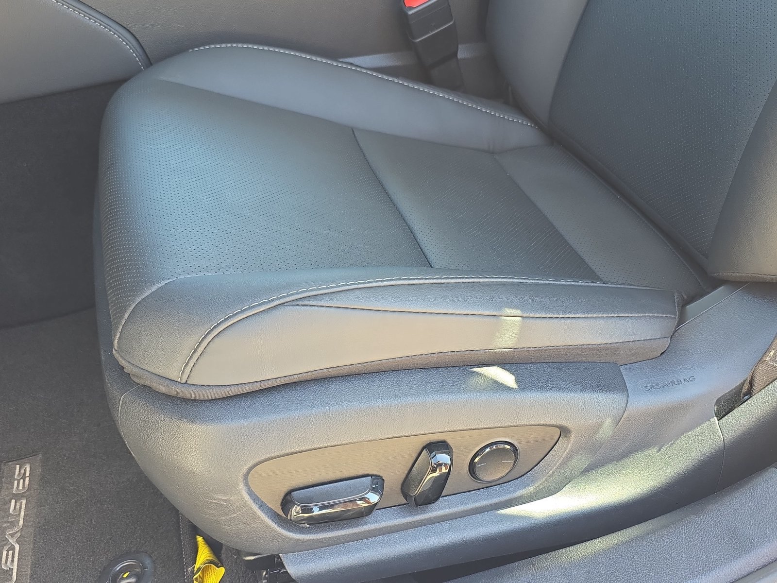 Used 2025 Lexus ES 350 w/ Premium Package FWD image 26